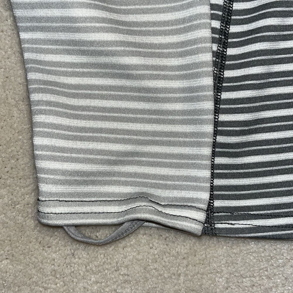PATAGONIA 1/4 Zip Capilene 3 Crew Gray Striped Top - Picture 5 of 6